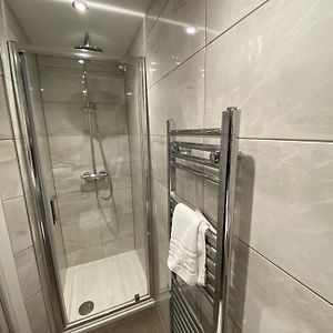 Double or Twin Room Private Bathroom